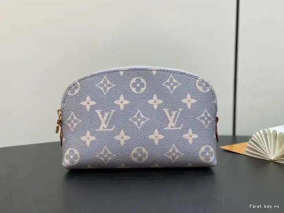First bag ru Cosmétique PM Louis Vuitton Pochette 0630